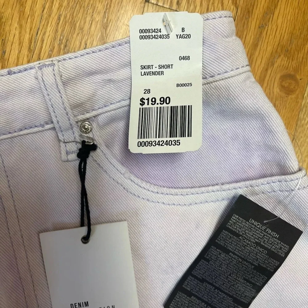 Forever 21 Denim Jean Short Skirt Lavender 5-Pocket 28 inch Waist Distressed NWT - Picture 4 of 9
